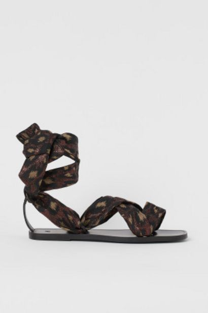 Tilbud: Sandaler med remmer som knytes kr 149 på H&M